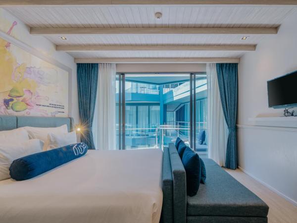 Hotel Tide Phuket Beach Front : photo 2 de la chambre chambre lits jumeaux deluxe