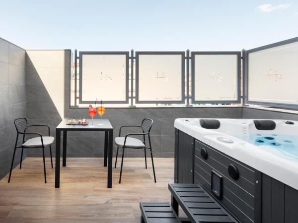 LHP Napoli Palace & SPA : photo 4 de la chambre suite junior avec terrasse