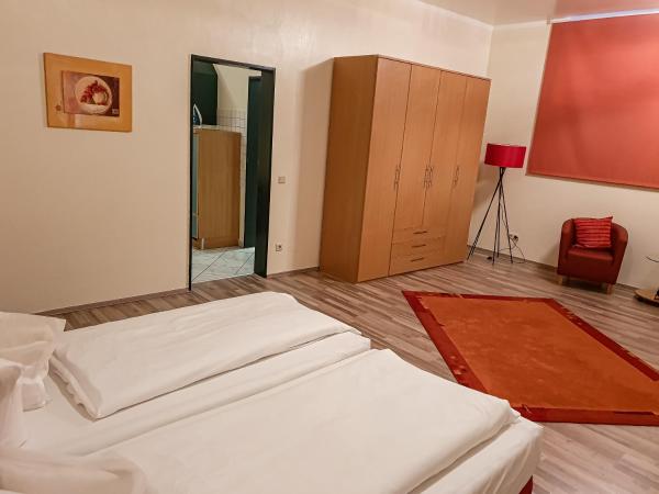 Airport Fashion Hotel : photo 4 de la chambre chambre double en souterrain/sous-sol