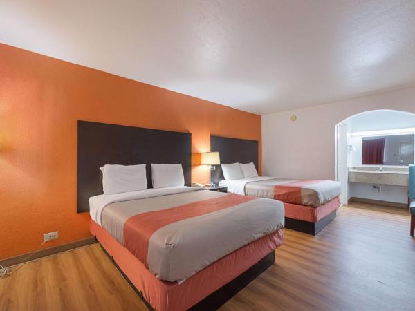 Motel 6 San Antonio TX I10 West : photo 1 de la chambre chambre 2 lits queen-size - non-fumeurs