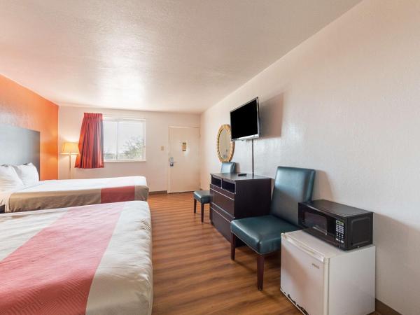 Motel 6 San Antonio TX I10 West : photo 7 de la chambre chambre 2 lits queen-size - non-fumeurs