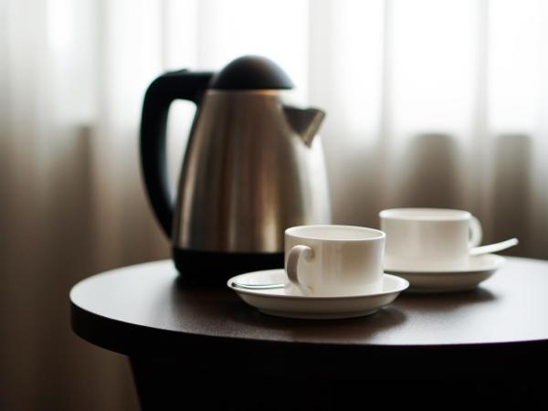 Crowne Plaza Dubai Deira, an IHG Hotel : photo 10 de la chambre suite 1 chambre lit king-size - accès au salon