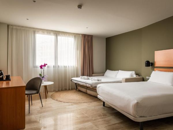Hotel SB Express Tarragona : photo 4 de la chambre chambre familiale (2 adultes et 2 enfants)