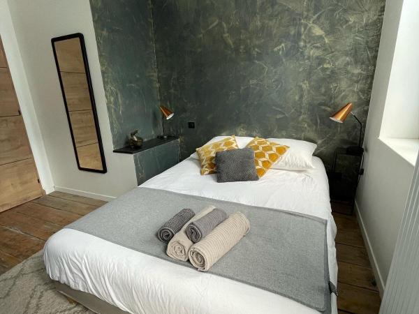 L'Annexe Amiens : photo 3 de la chambre chambre double avec salle de bains privative