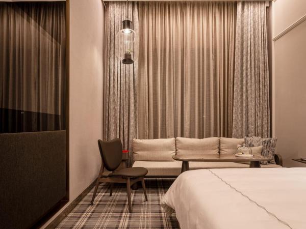 The Residency Towers : photo 1 de la chambre club high rise room with complementary - lounge access (high tea & happy hours) and 4 pieces laundry per day