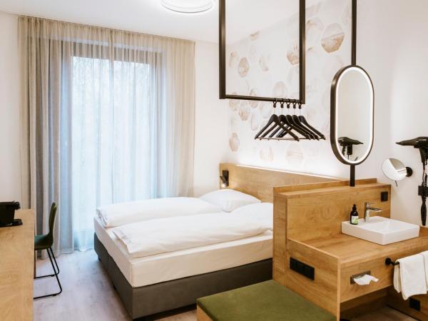 BEE GREEN Linz Self-Check-in-Hotel : photo 5 de la chambre chambre double