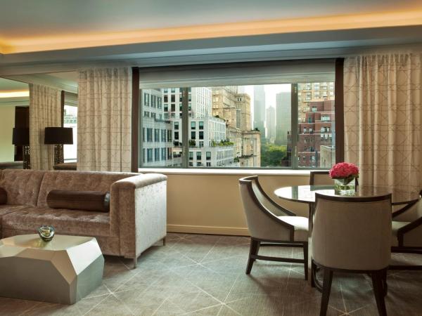 Loews Regency New York Hotel : photo 3 de la chambre suite glamour