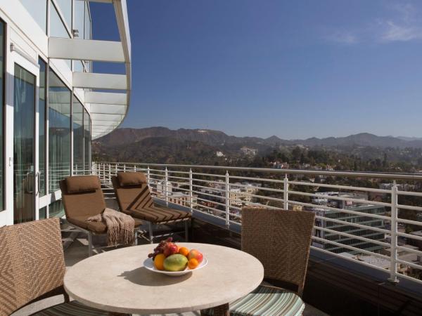 Loews Hollywood Hotel : photo 2 de la chambre suite producteur