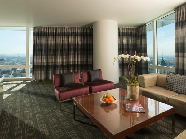 Loews Hollywood Hotel : photo 1 de la chambre suite producteur