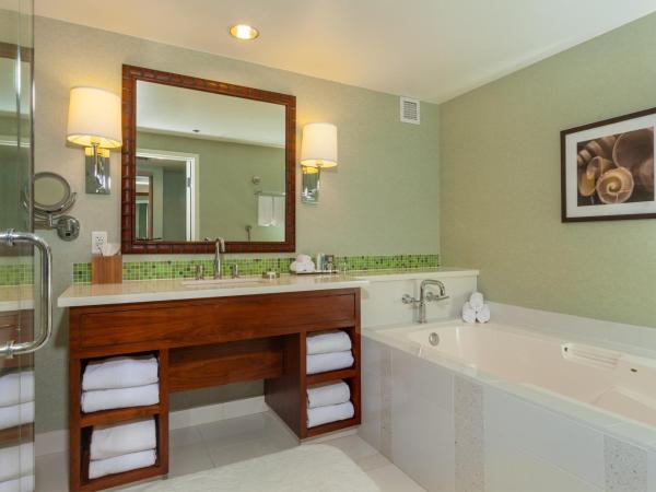 Loews Coronado Bay Resort : photo 4 de la chambre chambre lit king-size avec balcon - vue sur complexe