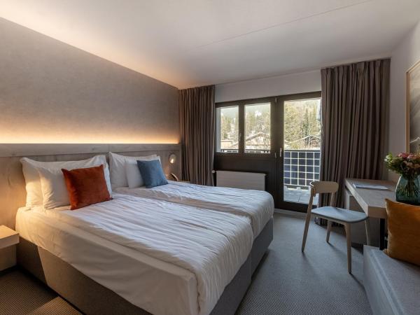 Victoria Hotel & Residence : photo 1 de la chambre chambre double avec balcon