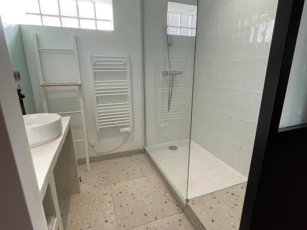 L'Annexe Amiens : photo 5 de la chambre chambre triple confort avec douche