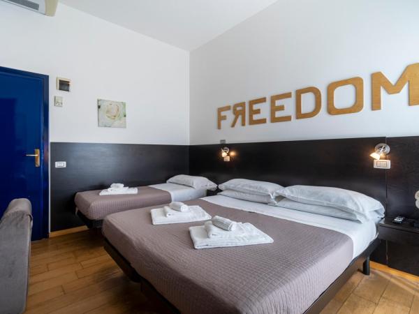 Hotel Bianca Vela : photo 1 de la chambre chambre triple avec douche