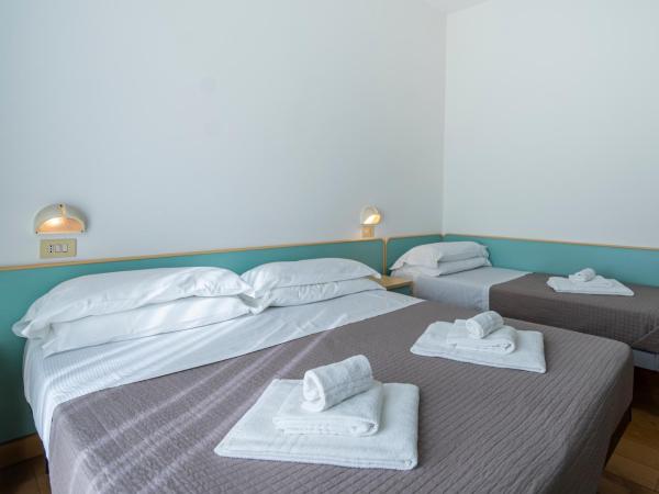 Hotel Bianca Vela : photo 5 de la chambre chambre triple confort