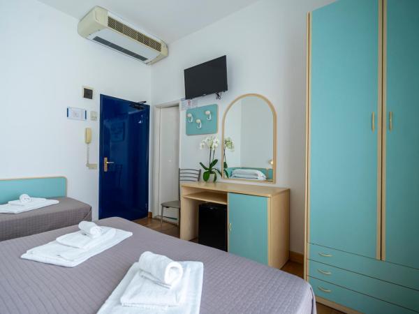 Hotel Bianca Vela : photo 3 de la chambre chambre triple confort