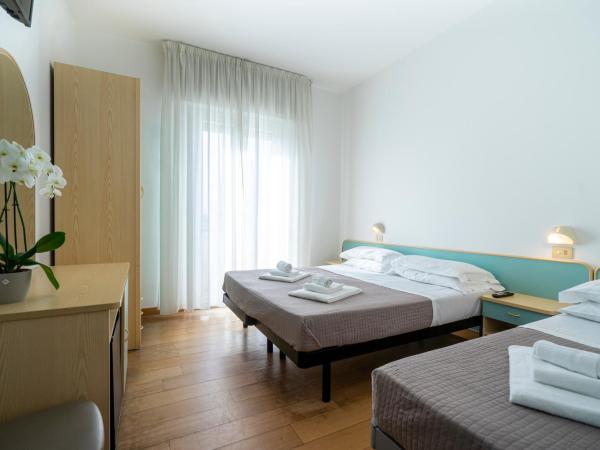 Hotel Bianca Vela : photo 1 de la chambre chambre triple confort