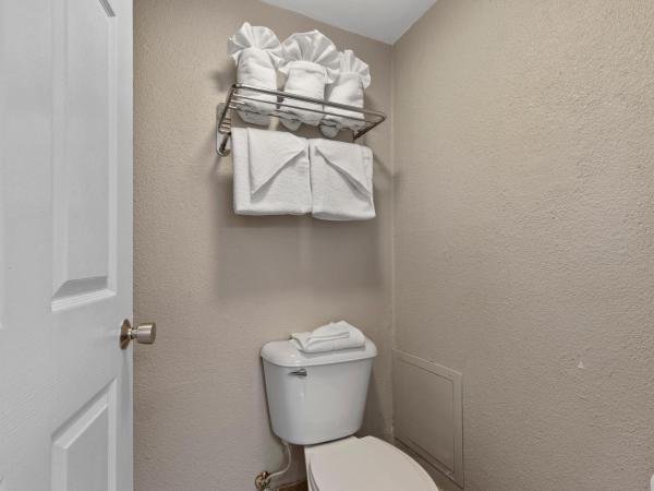 Ocean Crest Inn and Suites : photo 6 de la chambre hébergement lit king-size-côté océan non-fumeurs