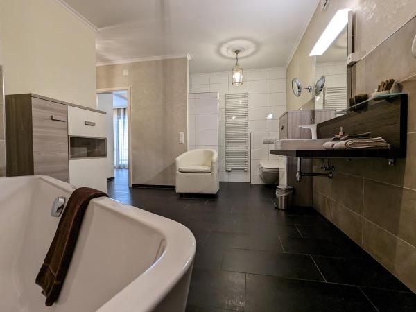Boutique Hotel Albergo Brione : photo 3 de la chambre suite junior supérieure avec balcon