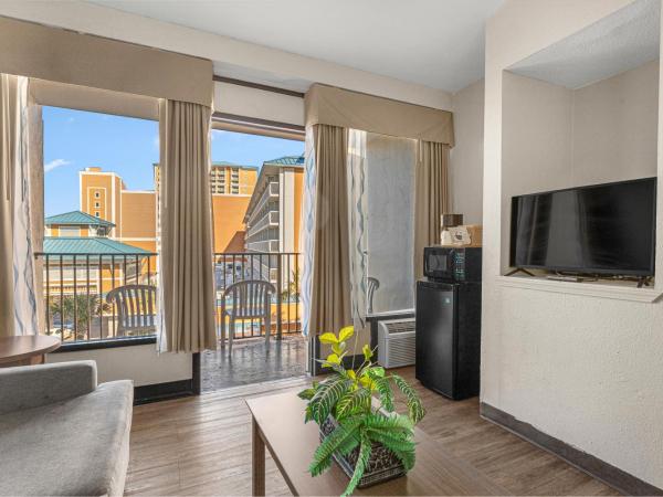 Ocean Crest Inn and Suites : photo 5 de la chambre suite avec vue sur la ville