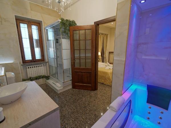 Vitti's Home Verona : photo 8 de la chambre suite avec baignoire spa