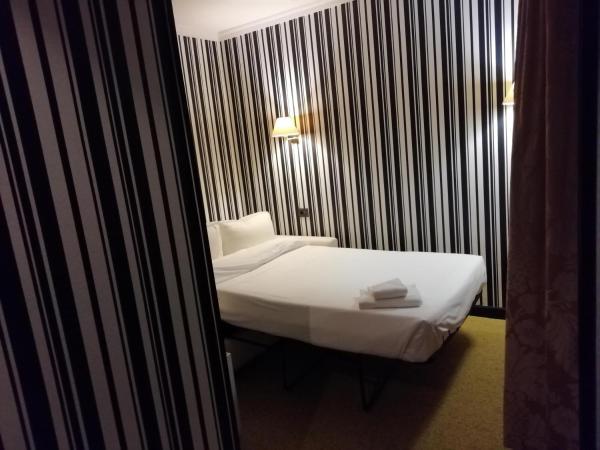 Hotel Clarin : photo 1 de la chambre chambre double familiale