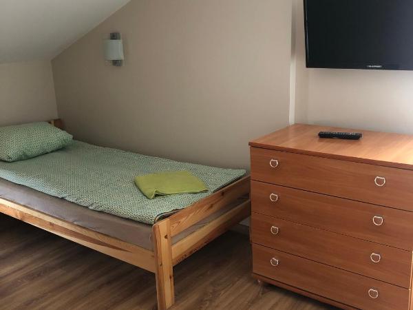 Piątka noclegi- Łódź : photo 1 de la chambre chambre double avec salle de bains privative