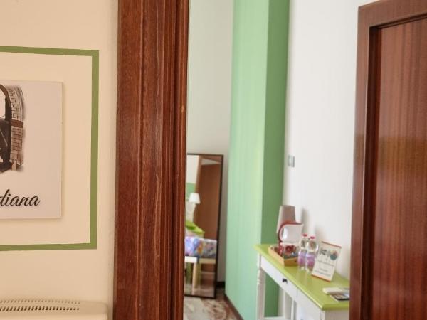 Stay Bergamo : photo 1 de la chambre grande chambre double ou lits jumeaux