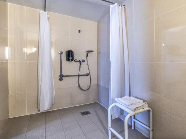 B&B HOTEL Perpignan Sud Porte d'Espagne : photo 2 de la chambre chambre double - accessible aux personnes à mobilité réduite 