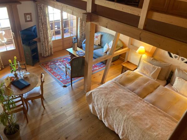 Hotel Alpenrose mit Gourmet-Restaurant Azalée : photo 1 de la chambre chambre familiale avec balcon