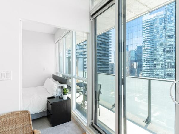 Beautiful Modern Toronto Luxurious Scotiabank Arena : photo 7 de la chambre appartement - vue sur lac