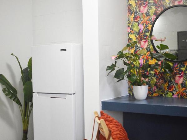 Waikiki Beachside Hostel : photo 1 de la chambre lit dans dortoir mixte de 8 lits 