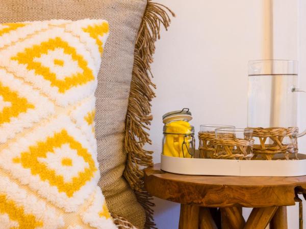 Pillows Peniche B&B : photo 8 de la chambre chambre double avec salle de bains privative