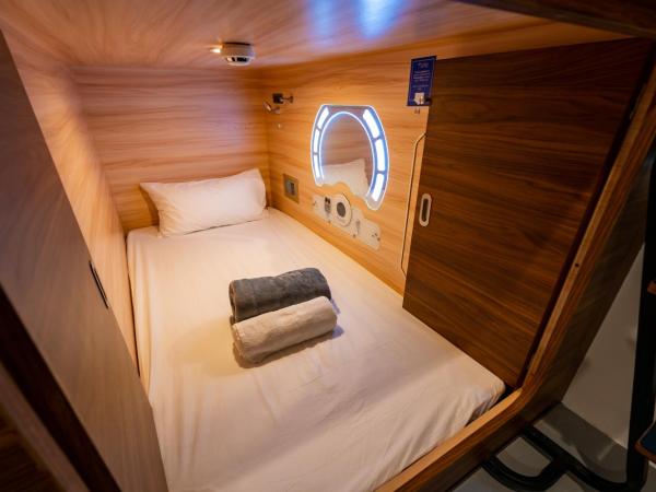 Jpod Capsule Hotel : photo 3 de la chambre dortoir mixte