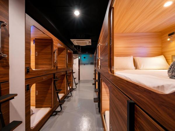 Jpod Capsule Hotel : photo 5 de la chambre dortoir mixte