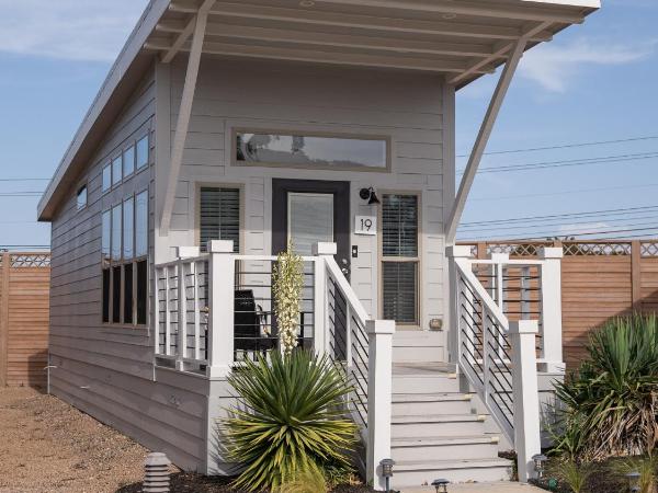 Tiny Upscale Resort Home : photo 2 de la chambre mobile home