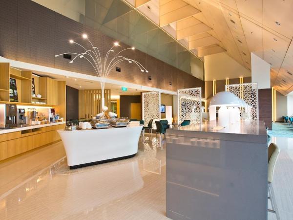 Ambassador Transit Lounge Terminal 2 : photo 2 de la chambre 5 hours lounge use seated sofa chairs (no bed) check-in between 7am to 7pm