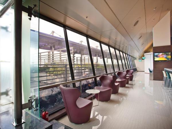 Ambassador Transit Lounge Terminal 2 : photo 10 de la chambre nap room and lounge use + free meals (common shower & toilet) check-in 2pm & check-out 12pm