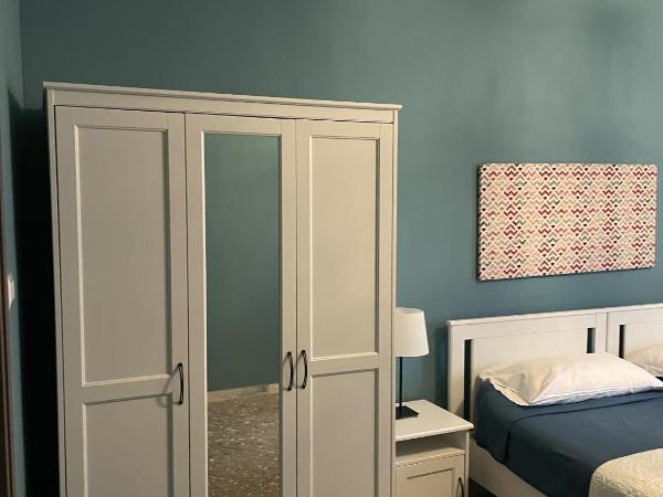 Interno1 Bari Policlinico : photo 2 de la chambre chambre triple avec salle de bains privative