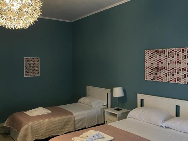 Interno1 Bari Policlinico : photo 2 de la chambre chambre triple avec salle de bains privative