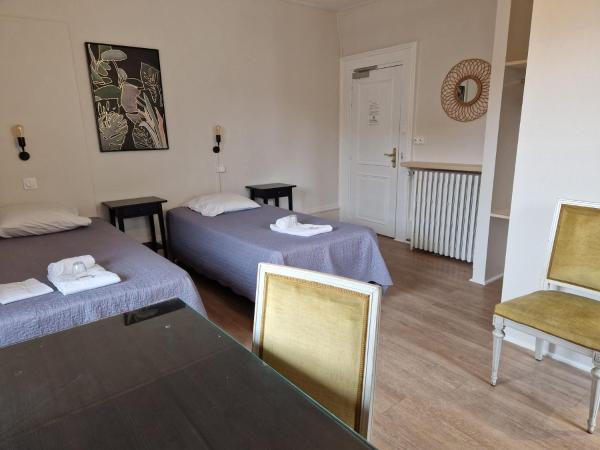 Hôtel Patricia - Strasbourg Hyper Centre : photo 8 de la chambre chambre triple