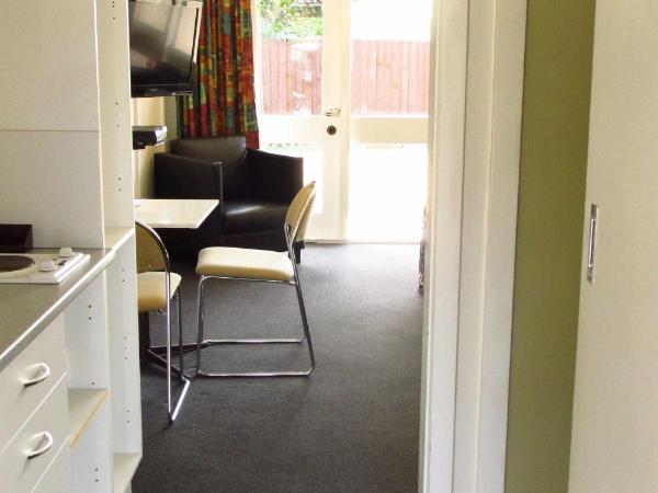 Blenheim Road Motor Lodge : photo 6 de la chambre studio lit queen-size