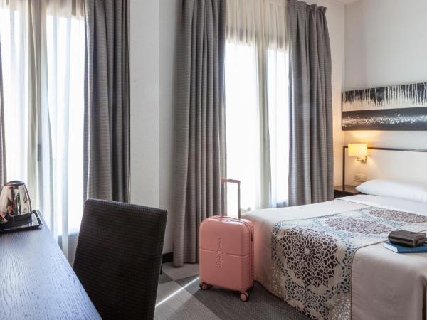 Hotel Macià Plaza : photo 8 de la chambre chambre double ou lits jumeaux supérieure