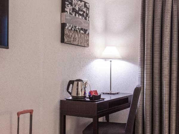 Hotel Macià Plaza : photo 10 de la chambre chambre lit queen-size