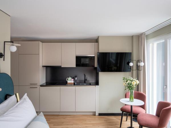 numa I Craft Apartments : photo 8 de la chambre medium studio with kitchen and balcony