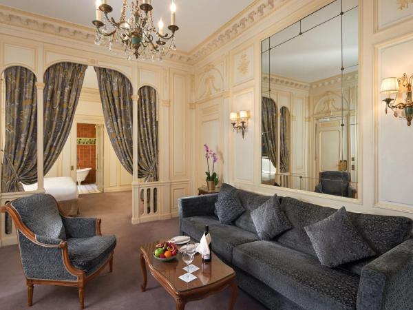 Hôtel Raphael : photo 3 de la chambre suite junior