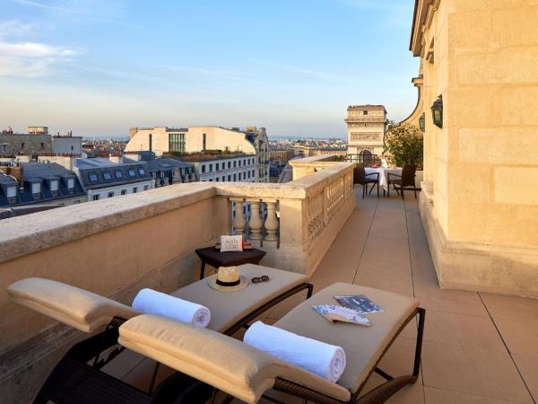 Hôtel Raphael : photo 2 de la chambre suite terrasse arc de triomphe