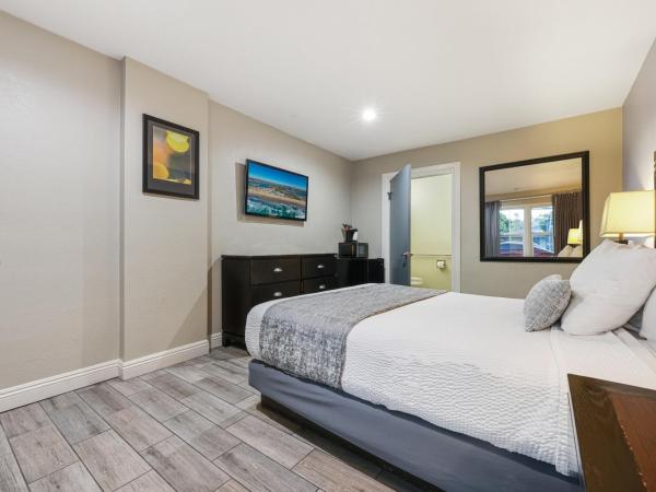 Hotel Point Loma : photo 1 de la chambre chambre lit queen-size - accessible aux personnes à mobilité réduite