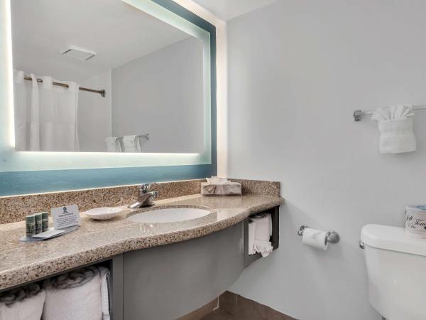 Best Western Orlando Gateway Hotel : photo 7 de la chambre chambre avec 2 lits doubles - côté piscine