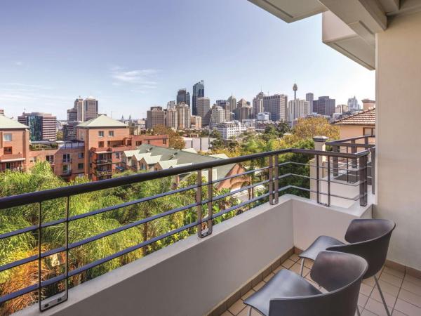 Adina Apartment Hotel Sydney Surry Hills : photo 1 de la chambre appartement 1 chambre - vue sur ville