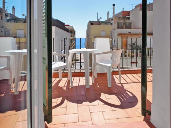 Hotel Caleta : photo 2 de la chambre chambre double avec terrasse